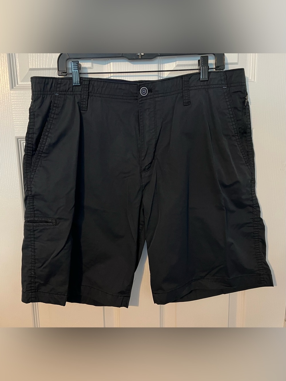 English Laundry Men's Black Cargo Shorts